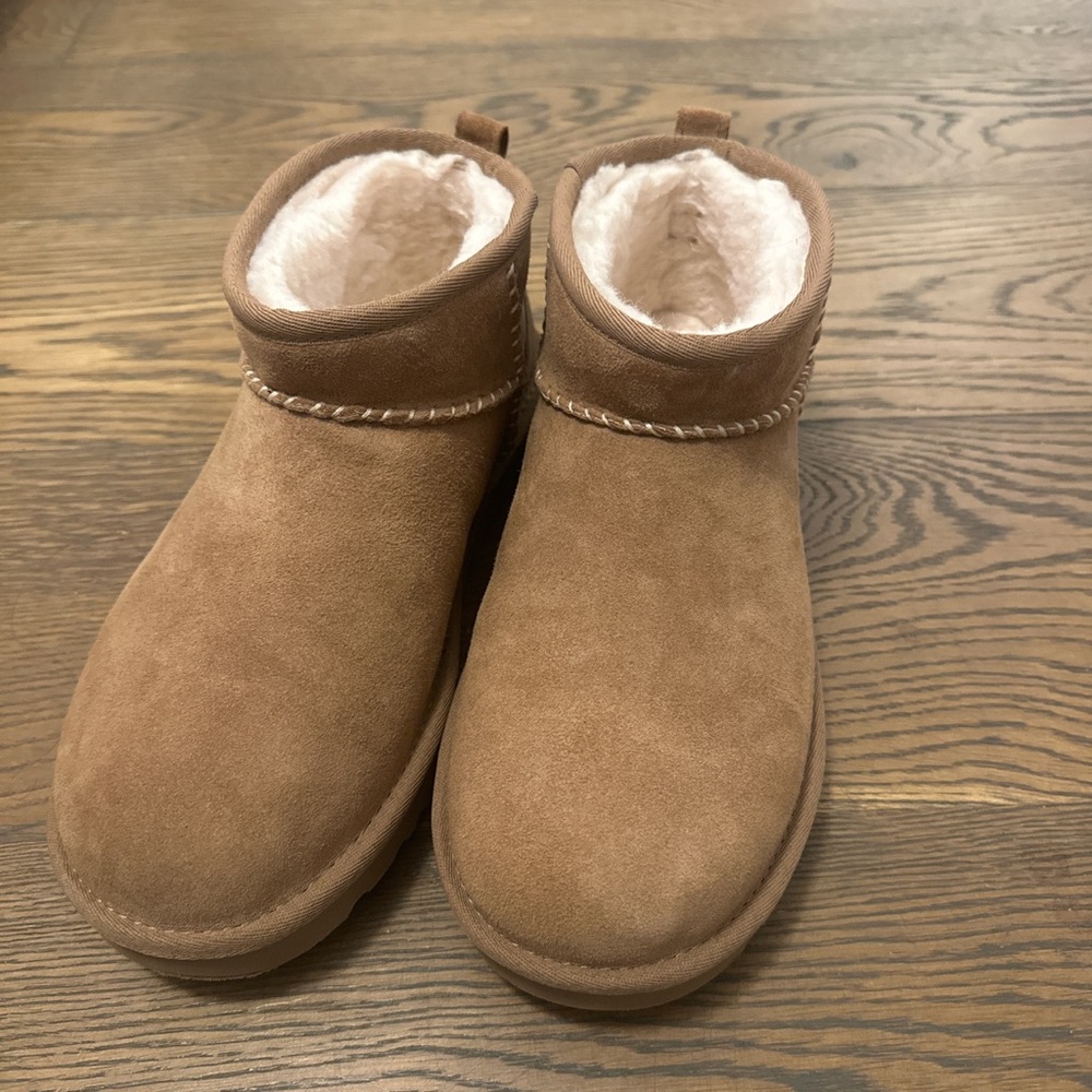 Mad happy UGG collab chestnut size 9.